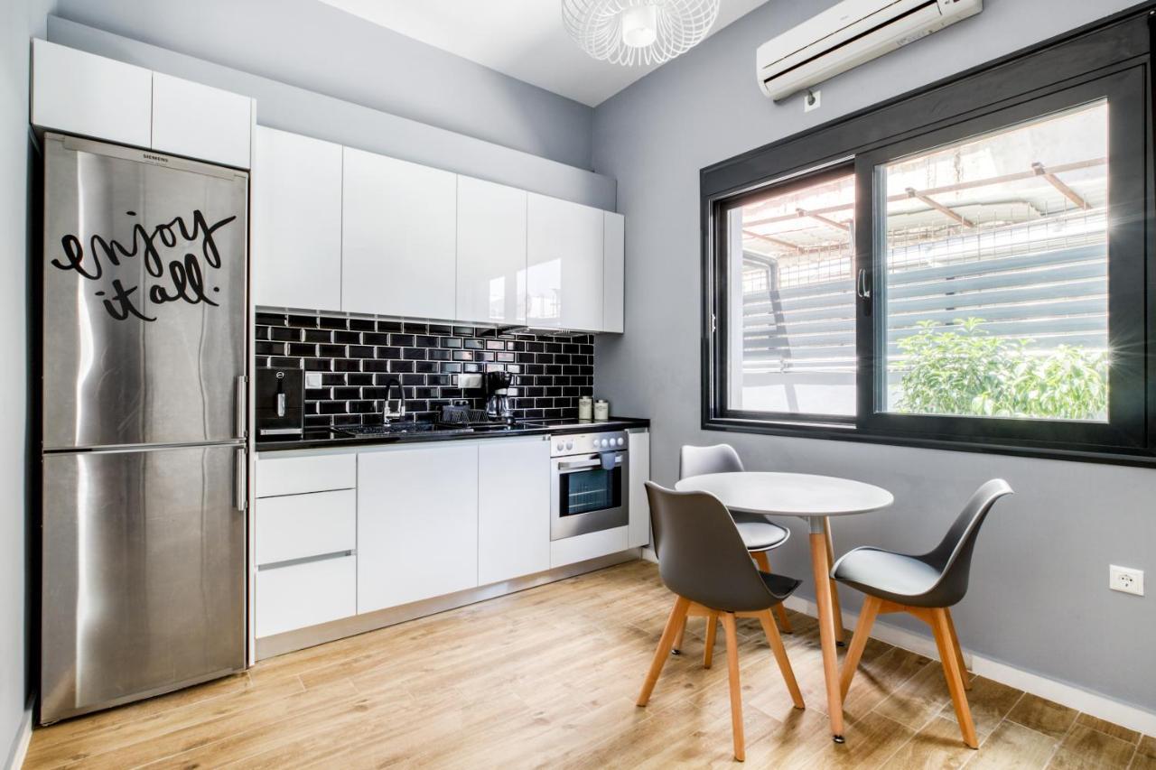 אתונה Spacious Flat With Courtyard And Private Parking! מראה חיצוני תמונה