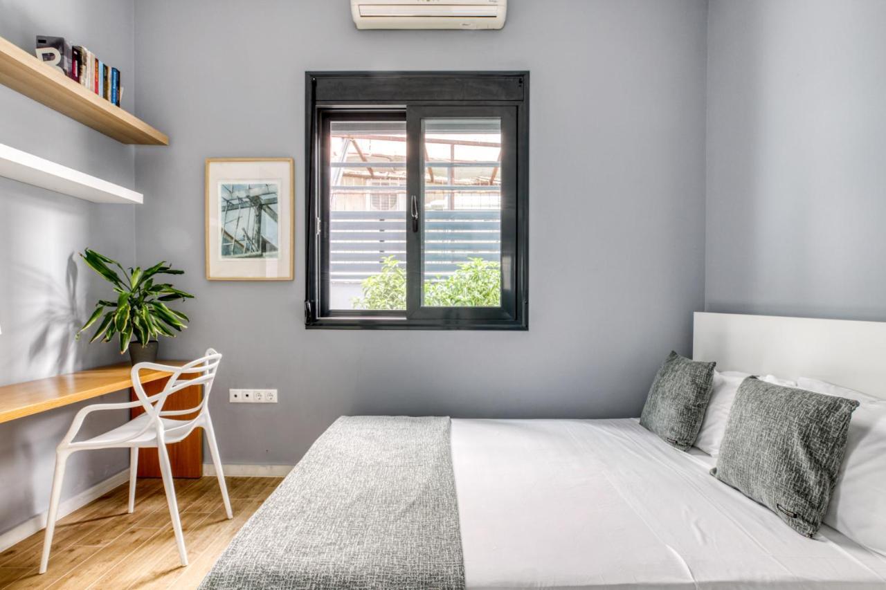 אתונה Spacious Flat With Courtyard And Private Parking! מראה חיצוני תמונה