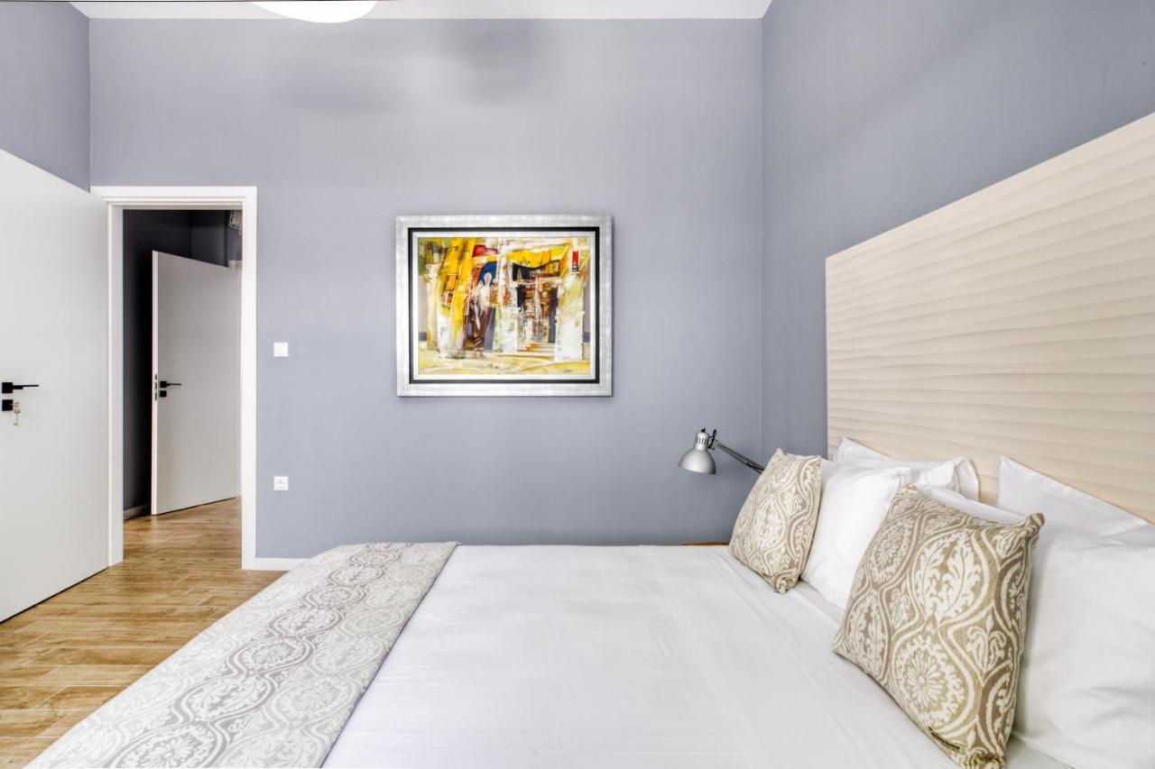 אתונה Spacious Flat With Courtyard And Private Parking! מראה חיצוני תמונה