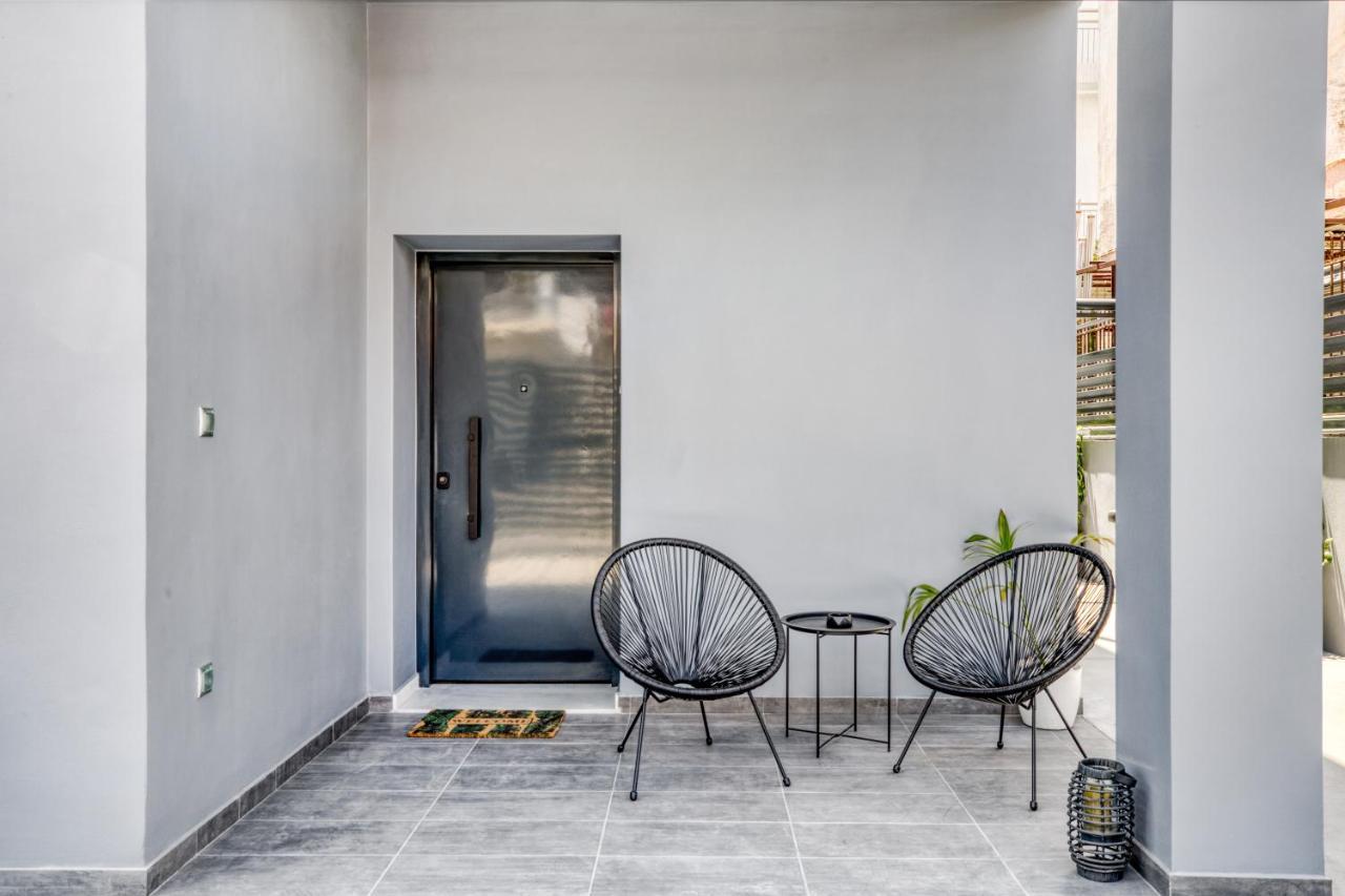 אתונה Spacious Flat With Courtyard And Private Parking! מראה חיצוני תמונה