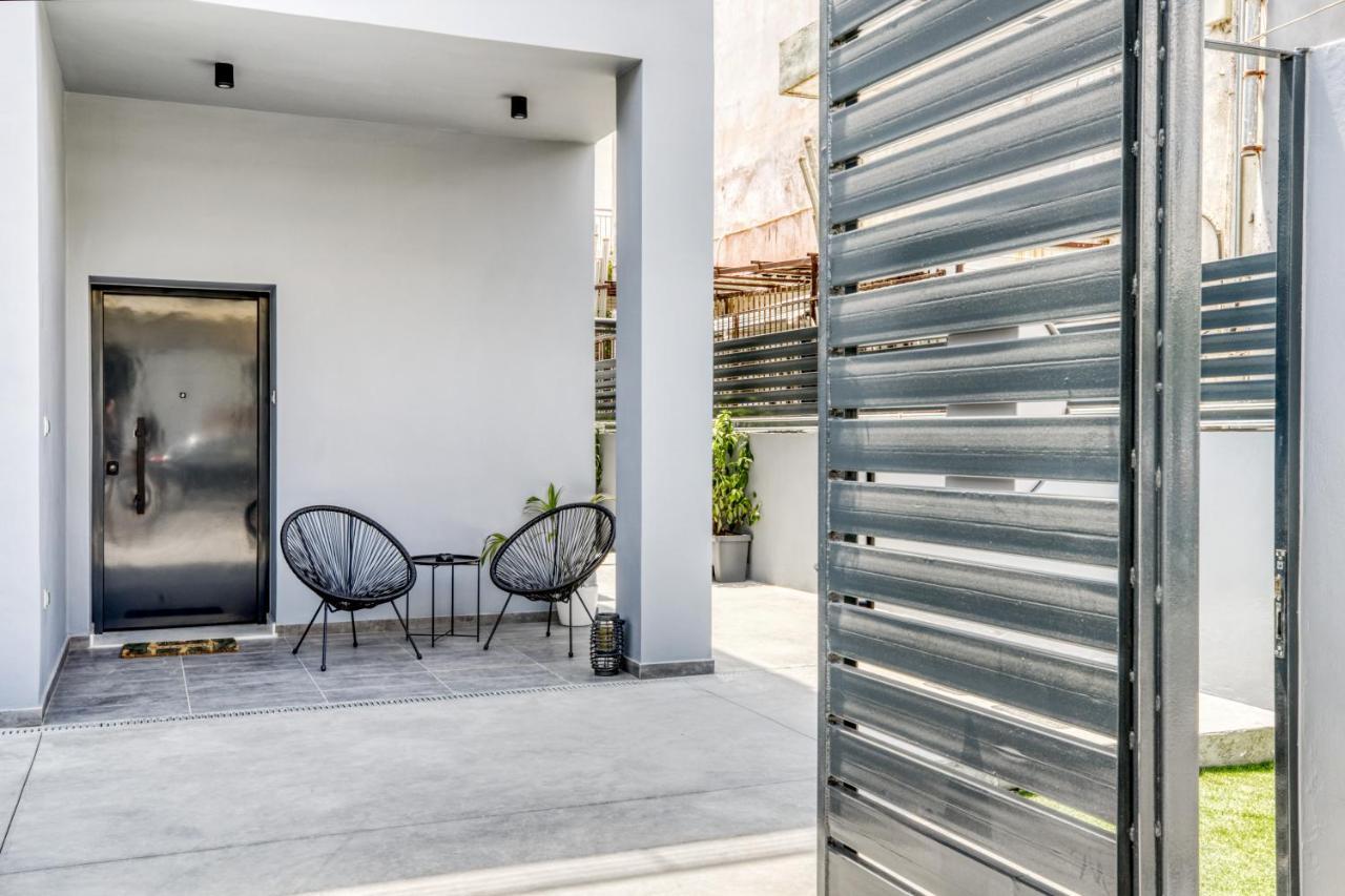 אתונה Spacious Flat With Courtyard And Private Parking! מראה חיצוני תמונה