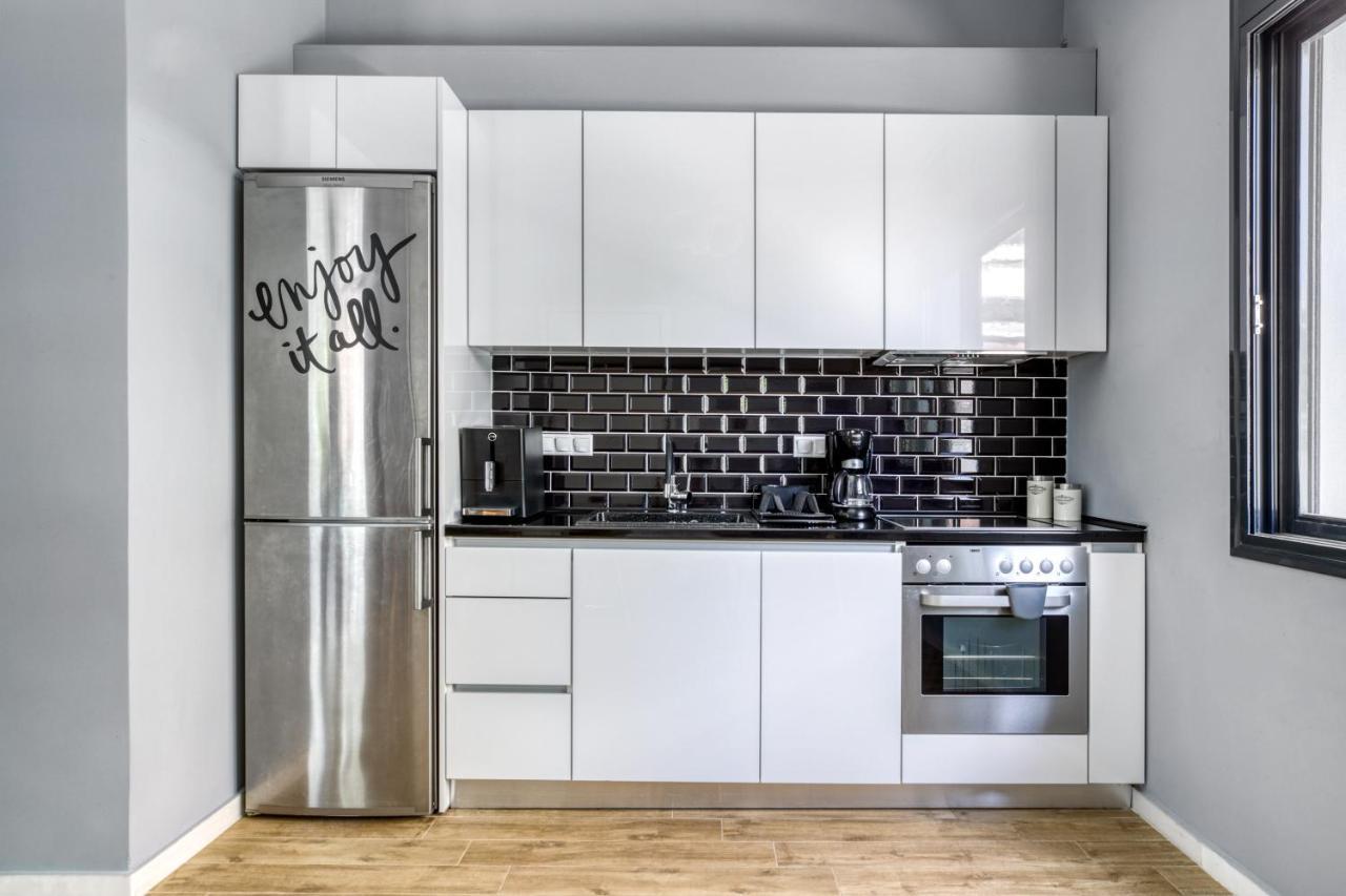 אתונה Spacious Flat With Courtyard And Private Parking! מראה חיצוני תמונה
