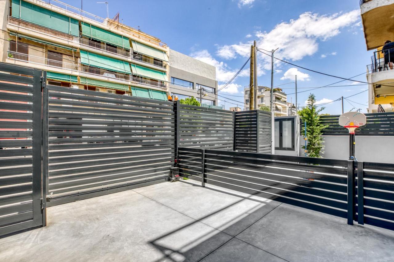 אתונה Spacious Flat With Courtyard And Private Parking! מראה חיצוני תמונה
