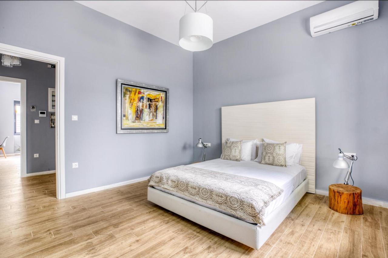 אתונה Spacious Flat With Courtyard And Private Parking! מראה חיצוני תמונה