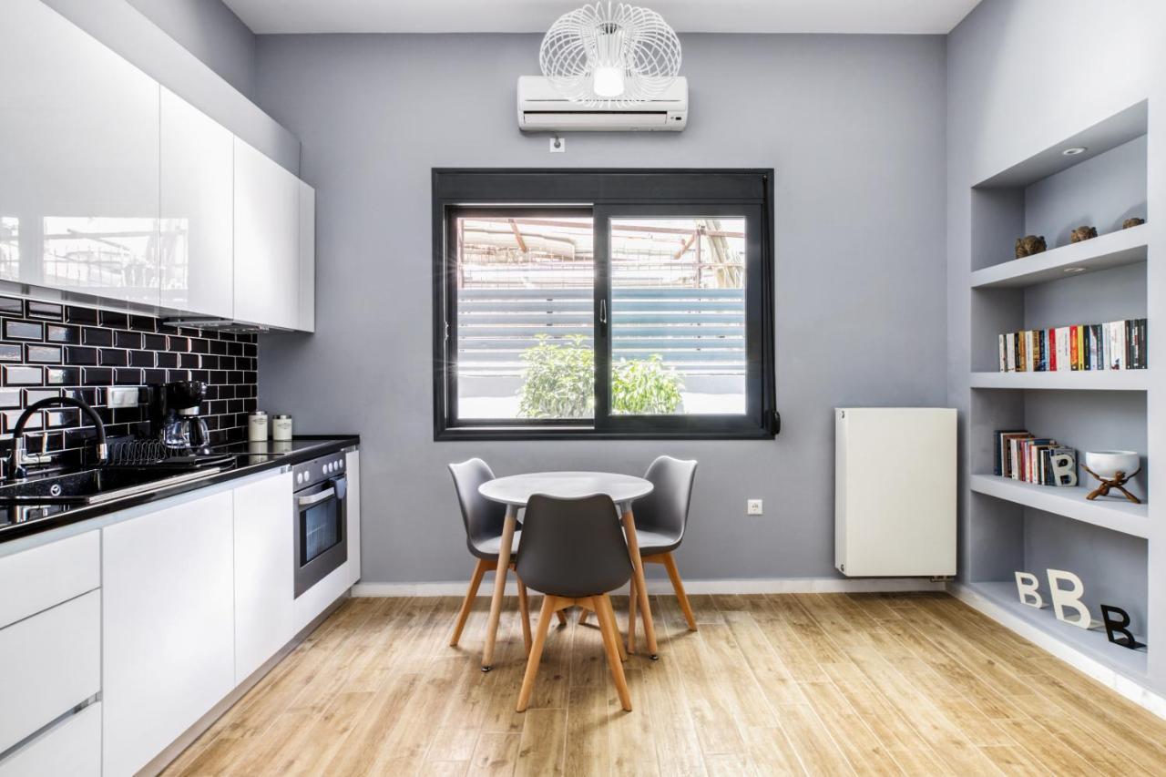 אתונה Spacious Flat With Courtyard And Private Parking! מראה חיצוני תמונה