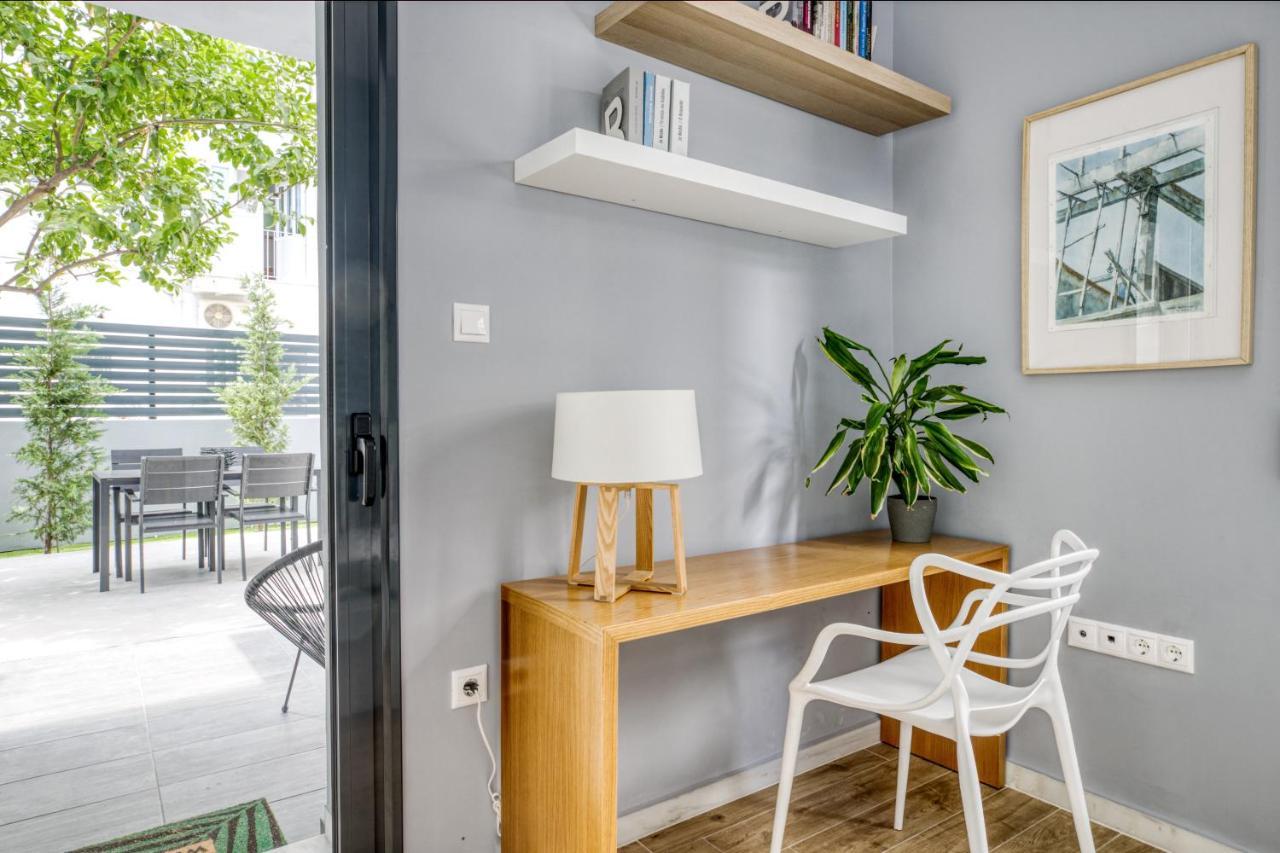 אתונה Spacious Flat With Courtyard And Private Parking! מראה חיצוני תמונה