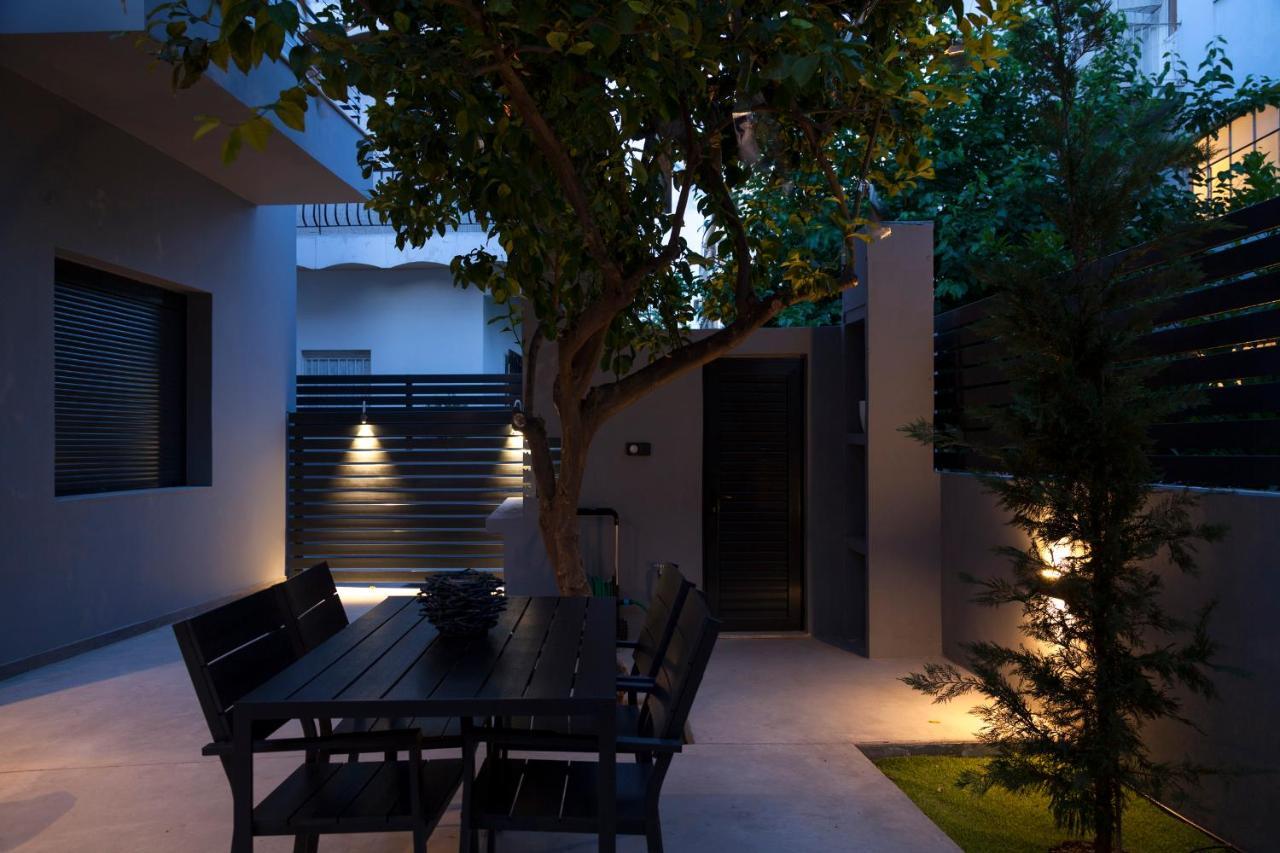 אתונה Spacious Flat With Courtyard And Private Parking! מראה חיצוני תמונה